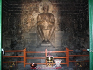 Buddha shrine (Mendut)