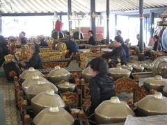 gamelan-players