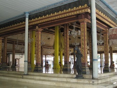 surakarta-dance-practice