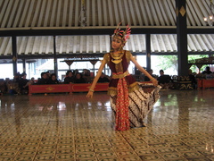 kraton dancer